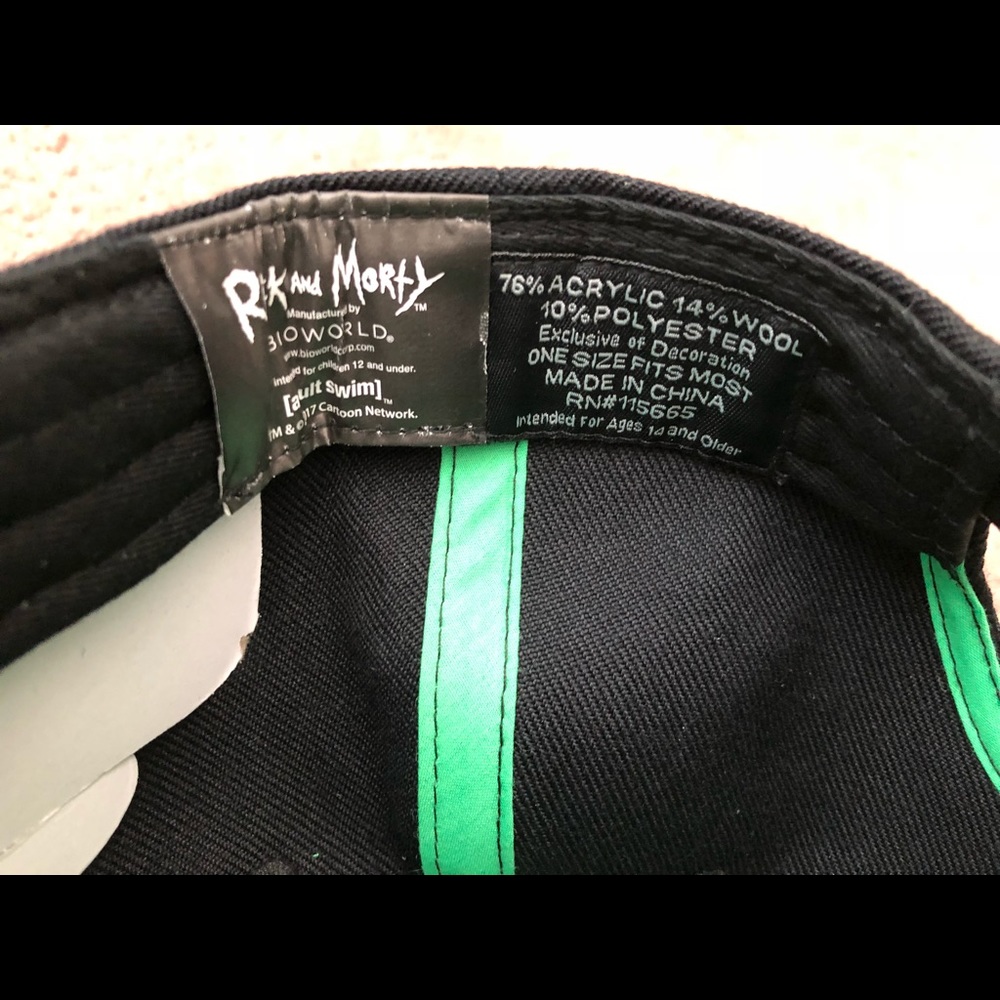 Exclusive RICK & MORTY SnapBack - Picture 3 of 3